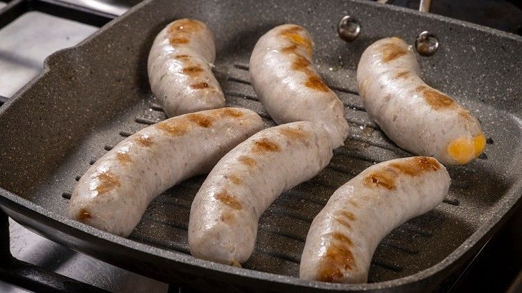 Barbecueworst in pan